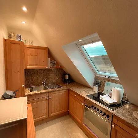 Apartment Gemütliche Dachgeschosswohnung Mit Balkon *