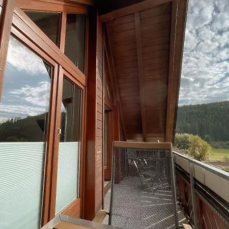 Gemütliche Dachgeschosswohnung Mit Balkon Apartment *